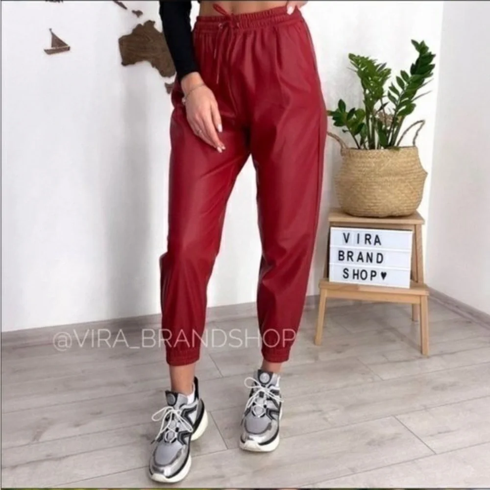 Zara Red High Rise Faux Leather Relaxed Fit pull on Preppy Jogger Pants XS/W26